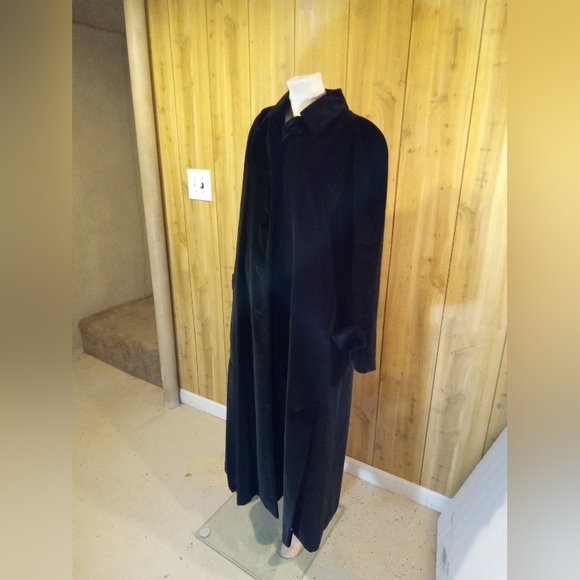 Jones NY Woman's full length coat - Picture 8 of 8